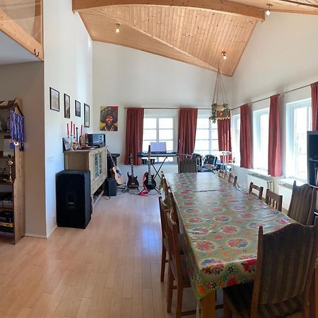 Hvammur 2 Guesthouse Red House 블론두오스 외부 사진