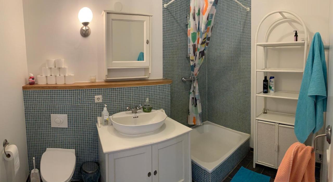 Hvammur 2 Guesthouse Red House 블론두오스 외부 사진